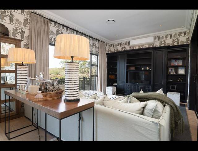 5 BEDROOM HOUSE FOR SALE IN ZIMBALI ESTATE